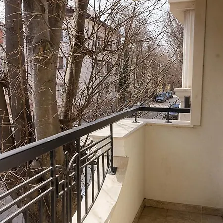 Three Private Near Port Of By Flat Mаnager Apartment *