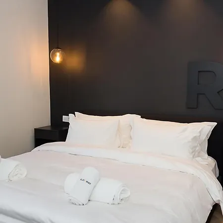 Three Private Near Port Of By Flat Mаnager Apartment