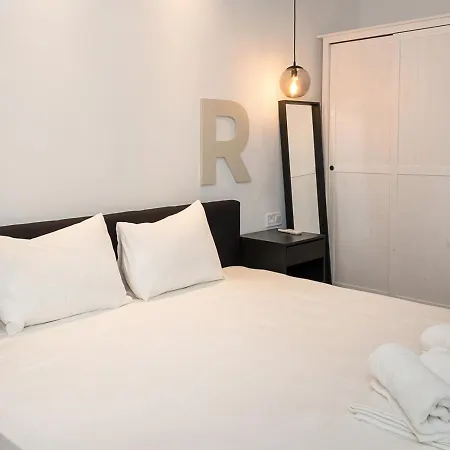 Three Private Near Port Of By Flat Mаnager Apartment