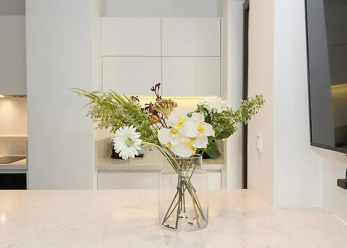 Three Private Near Port Of By Flat Mаnager * فارنا