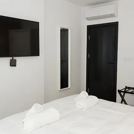 Apartment Three Private Near Port Of By Flat Mаnager *