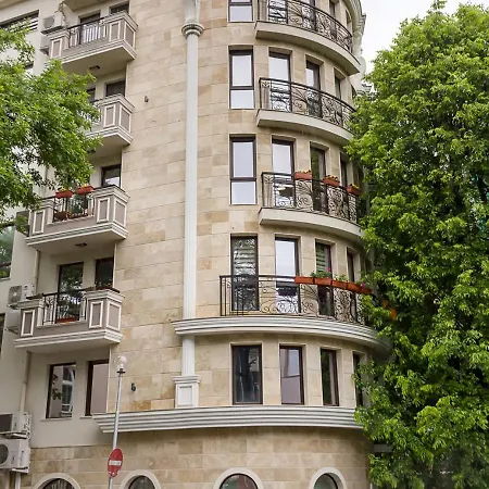 Three Private Near Port Of By Flat Mаnager *