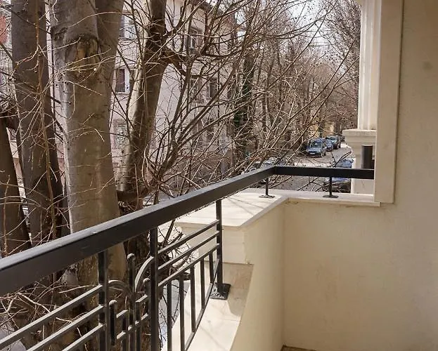 Three Private Near Port Of By Flat Mаnager Apartment *