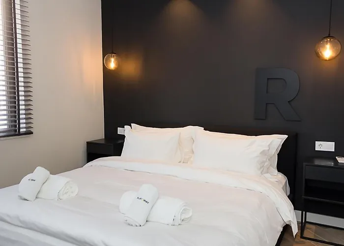 Three Private Near Port Of By Flat Mаnager Apartment